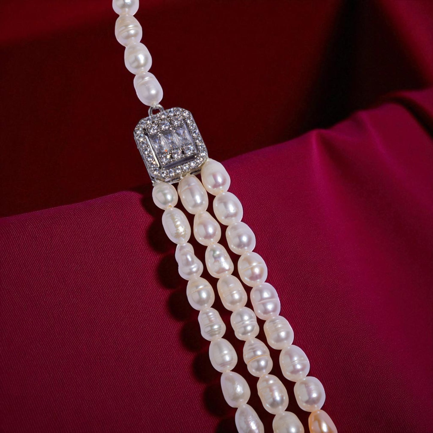 Pastel Pearl necklace with a diamond clasp