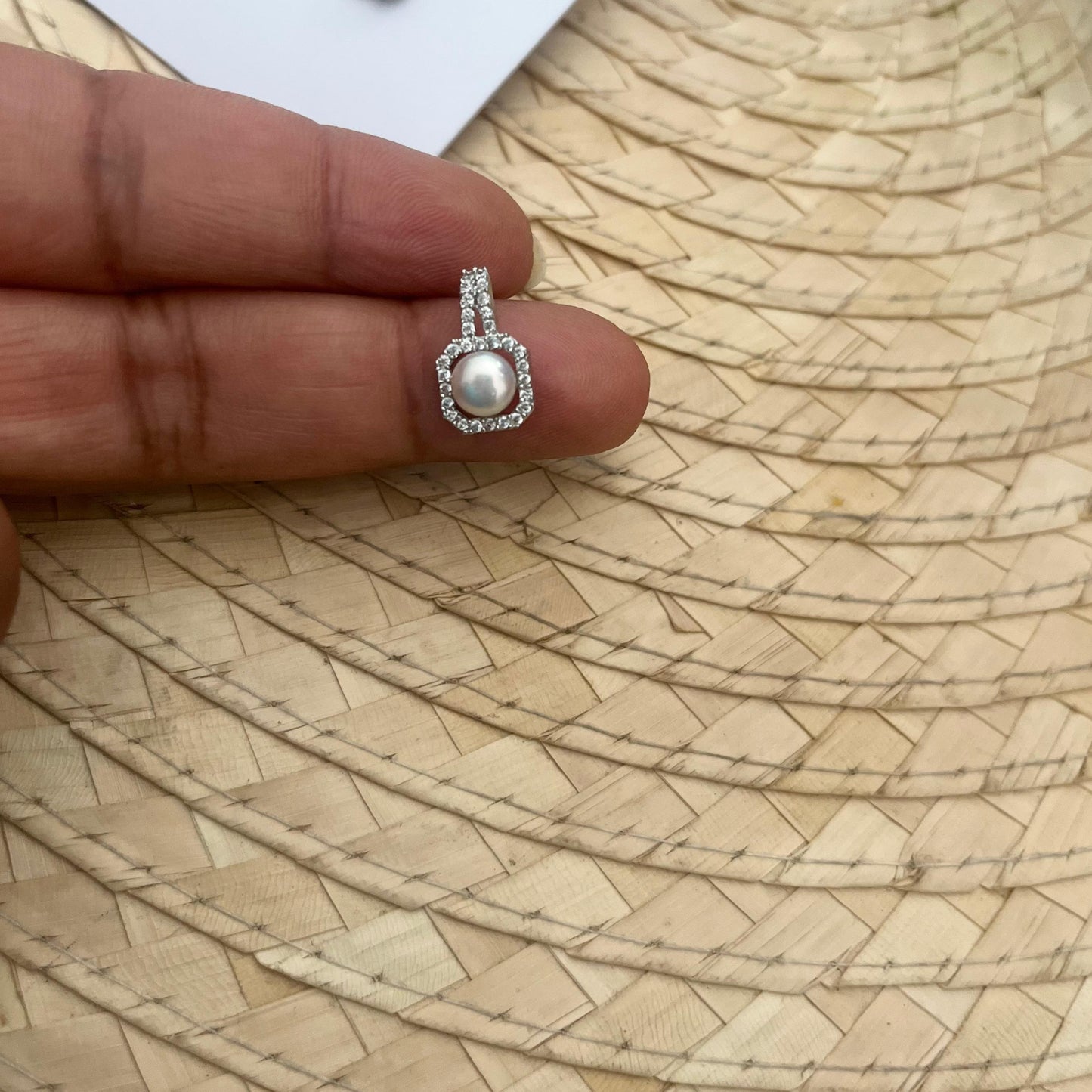 Diamond pearl stud earrings