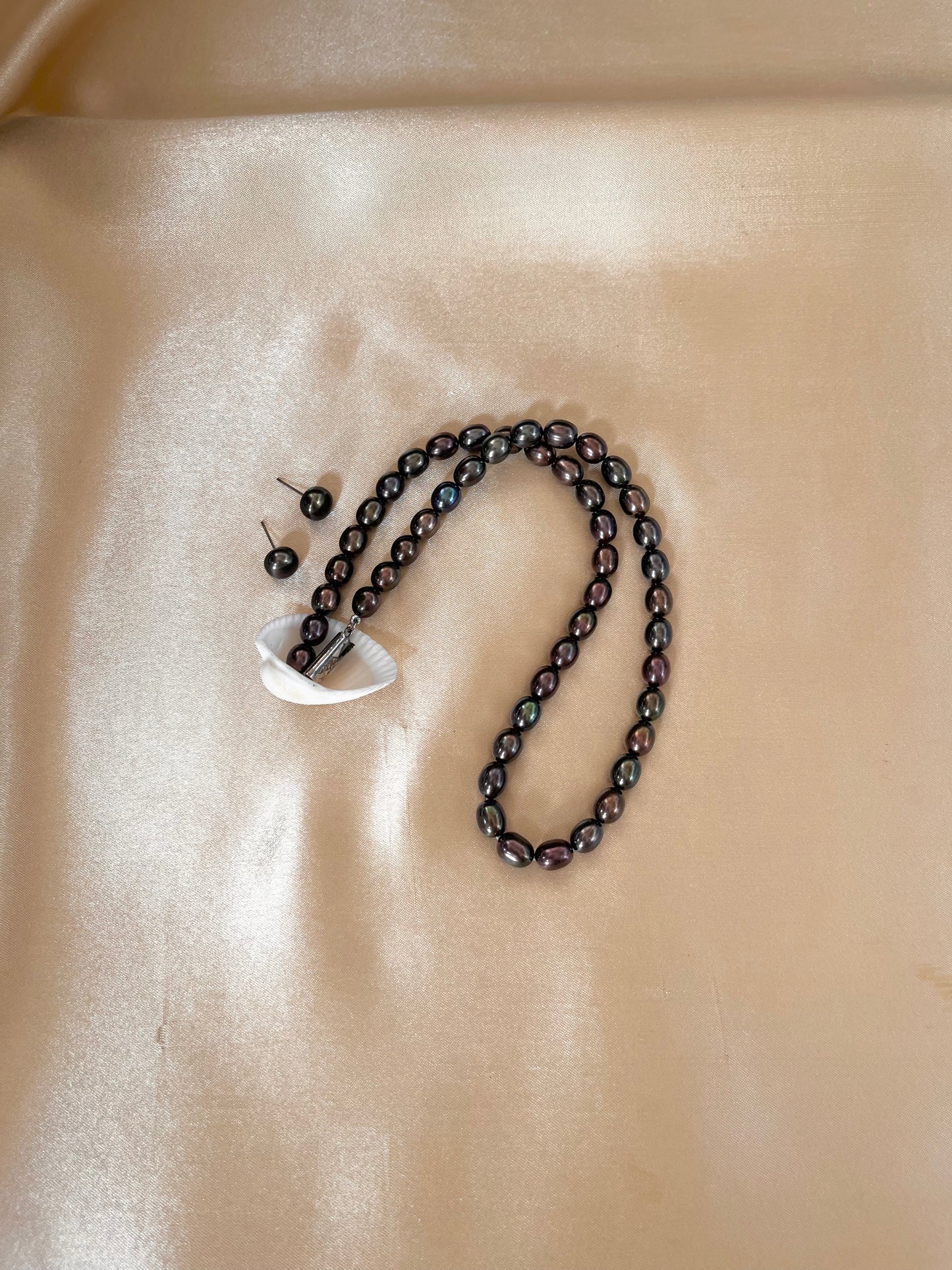 Black pearl set