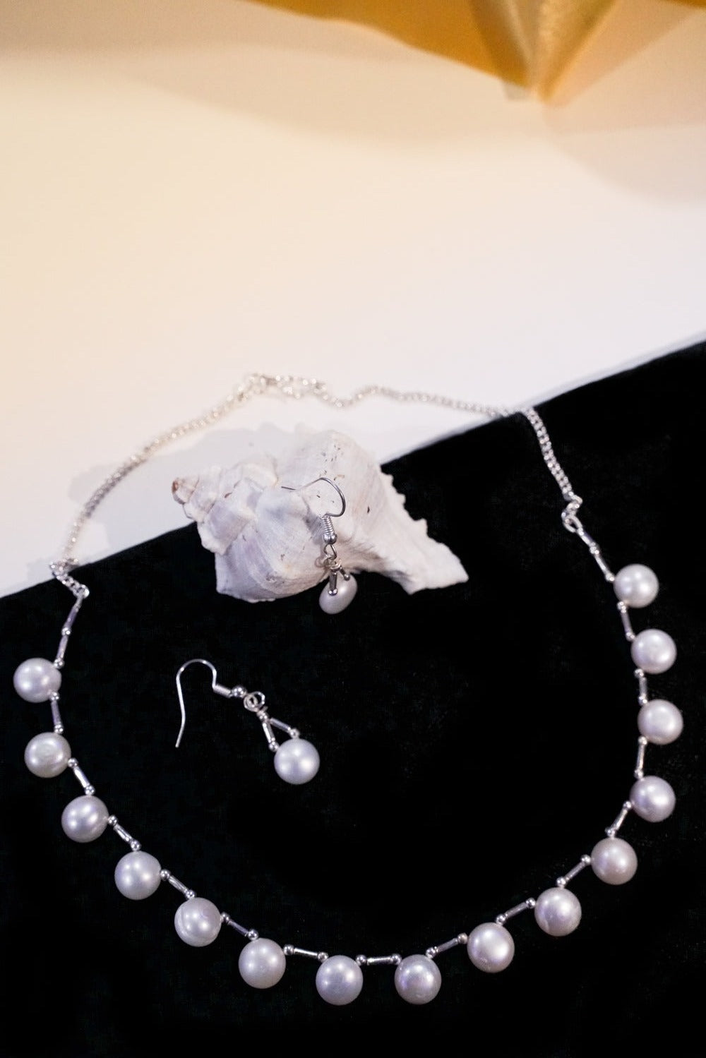 Oxidized Sara White Pearl Chain
