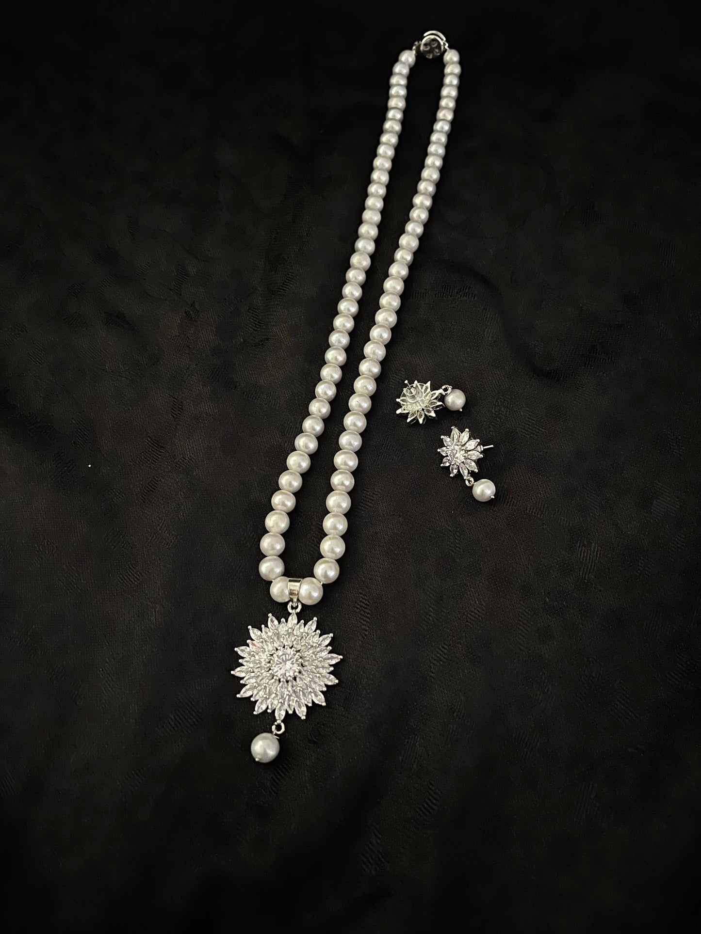 Colored Pearl Pendant Set