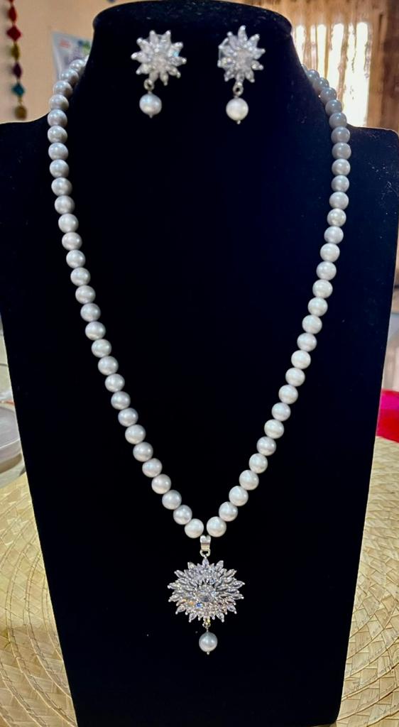 Colored Pearl Necklace Set