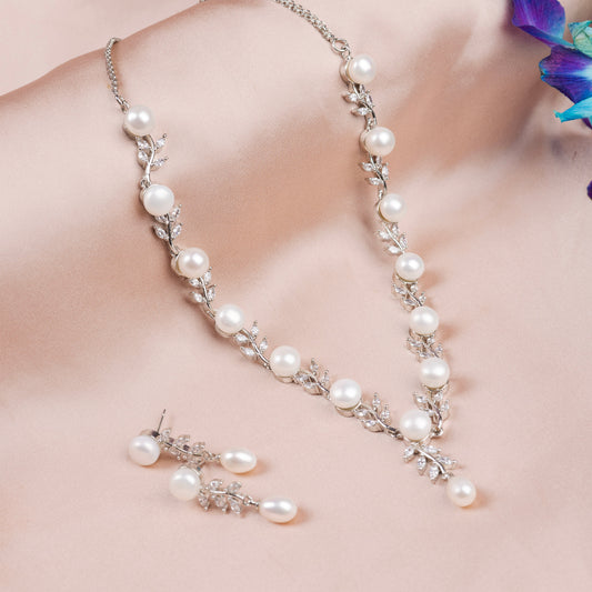 Diamond Pearl necklace set and earrings 