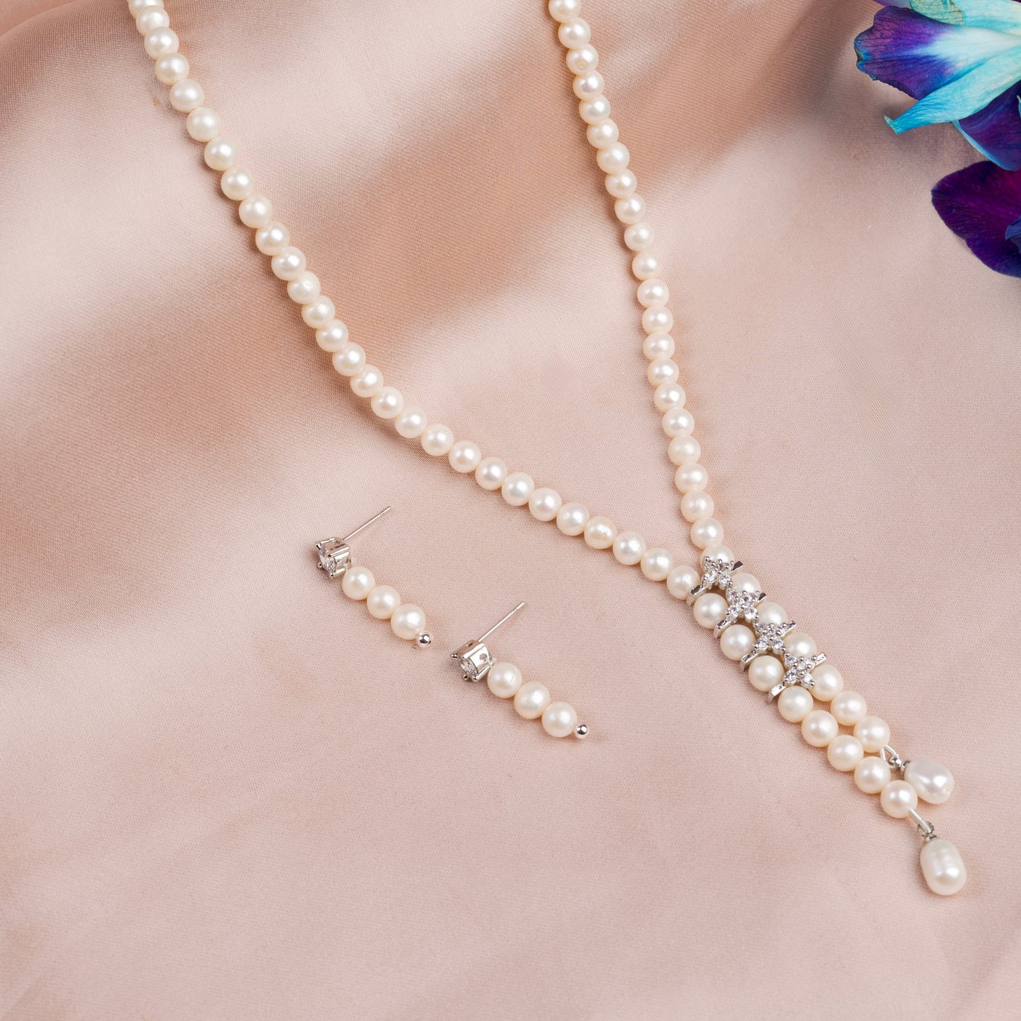 White Pearl necklace set with earrings