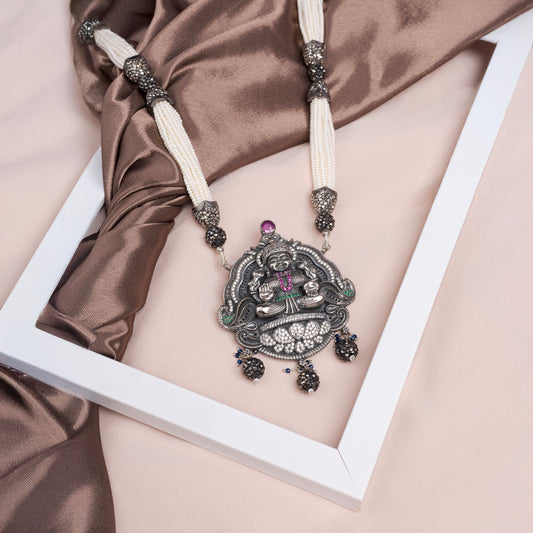 Silver pendant set