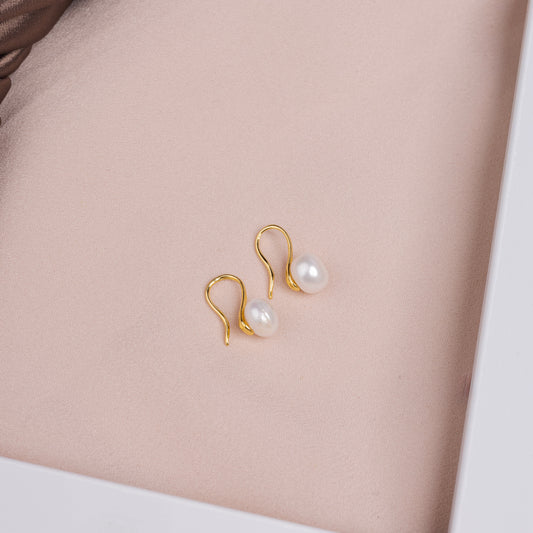 Pearl gold earrings