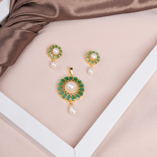 Emerald earl drop locket set 