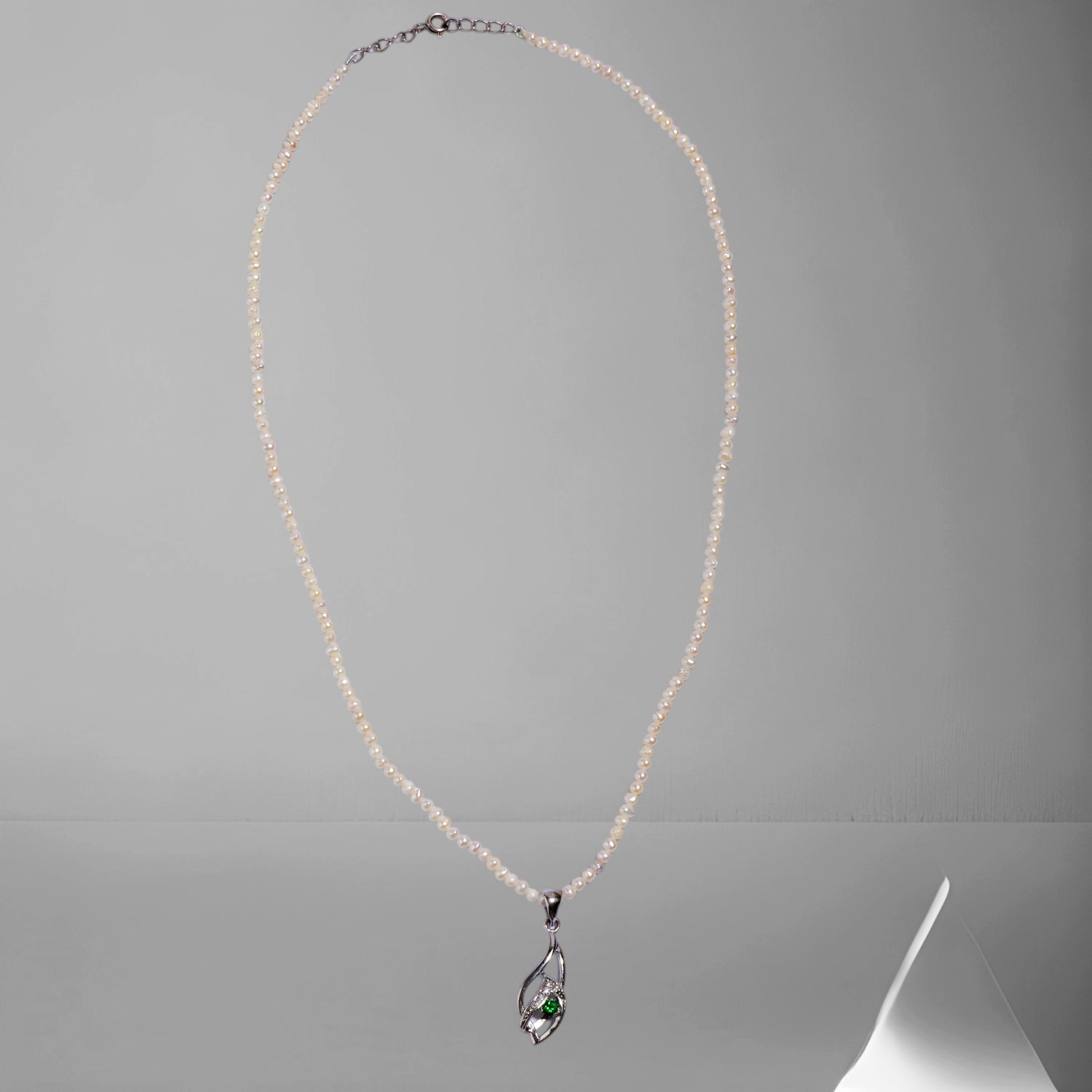 Pearl Necklace with a silver  pendant 