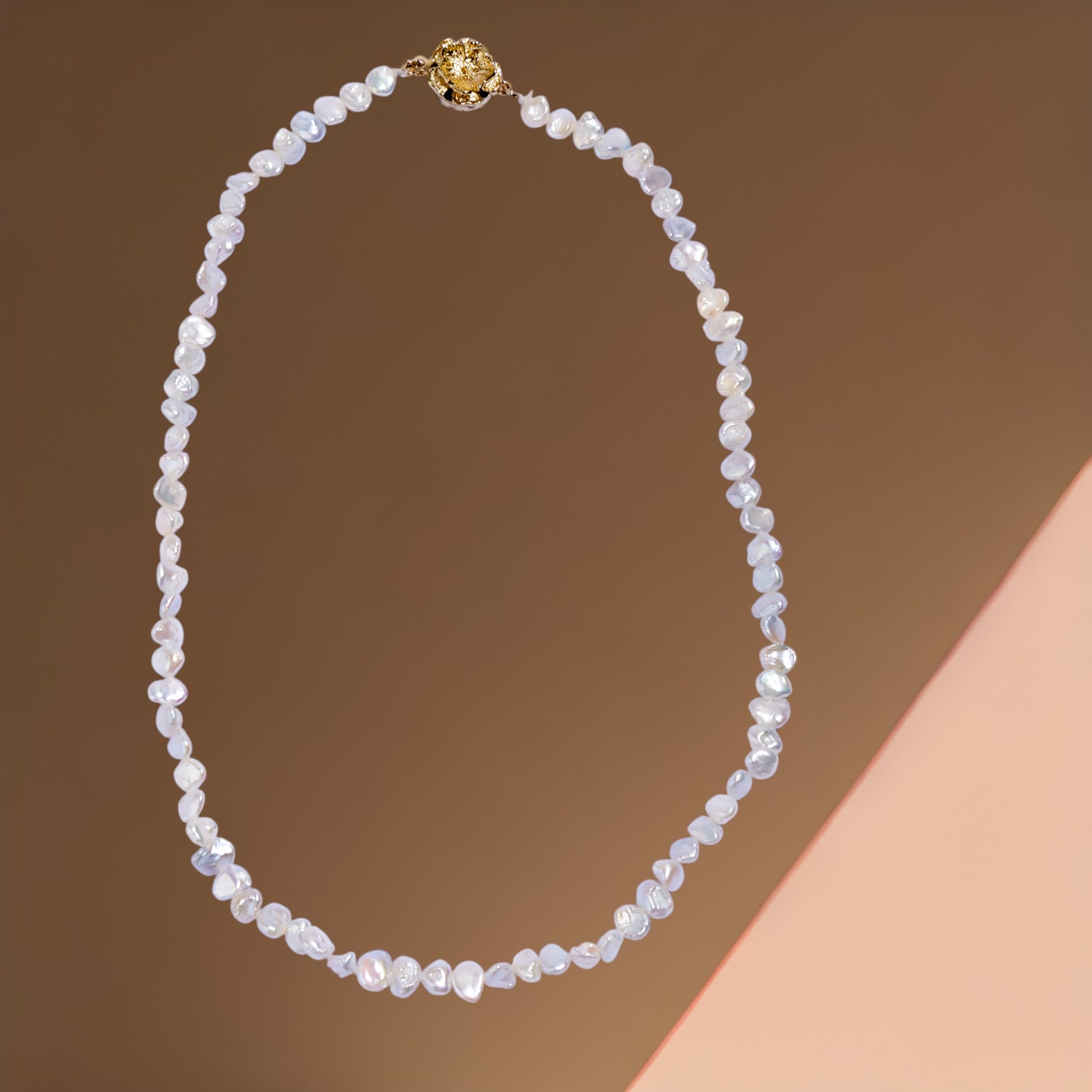Uneven Pearl necklace 
