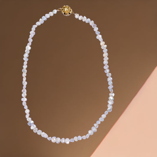 Uneven Pearl necklace 