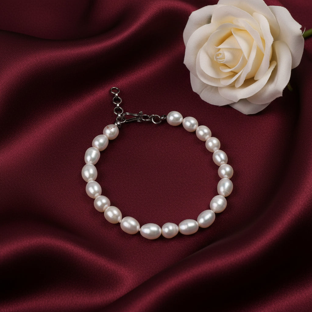 Real Pearl bracelet with silver lock