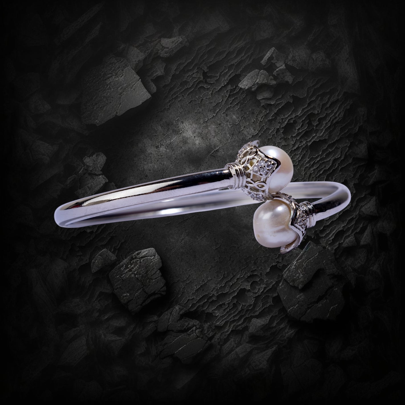 Silver kada bracelet with a pearl charm 