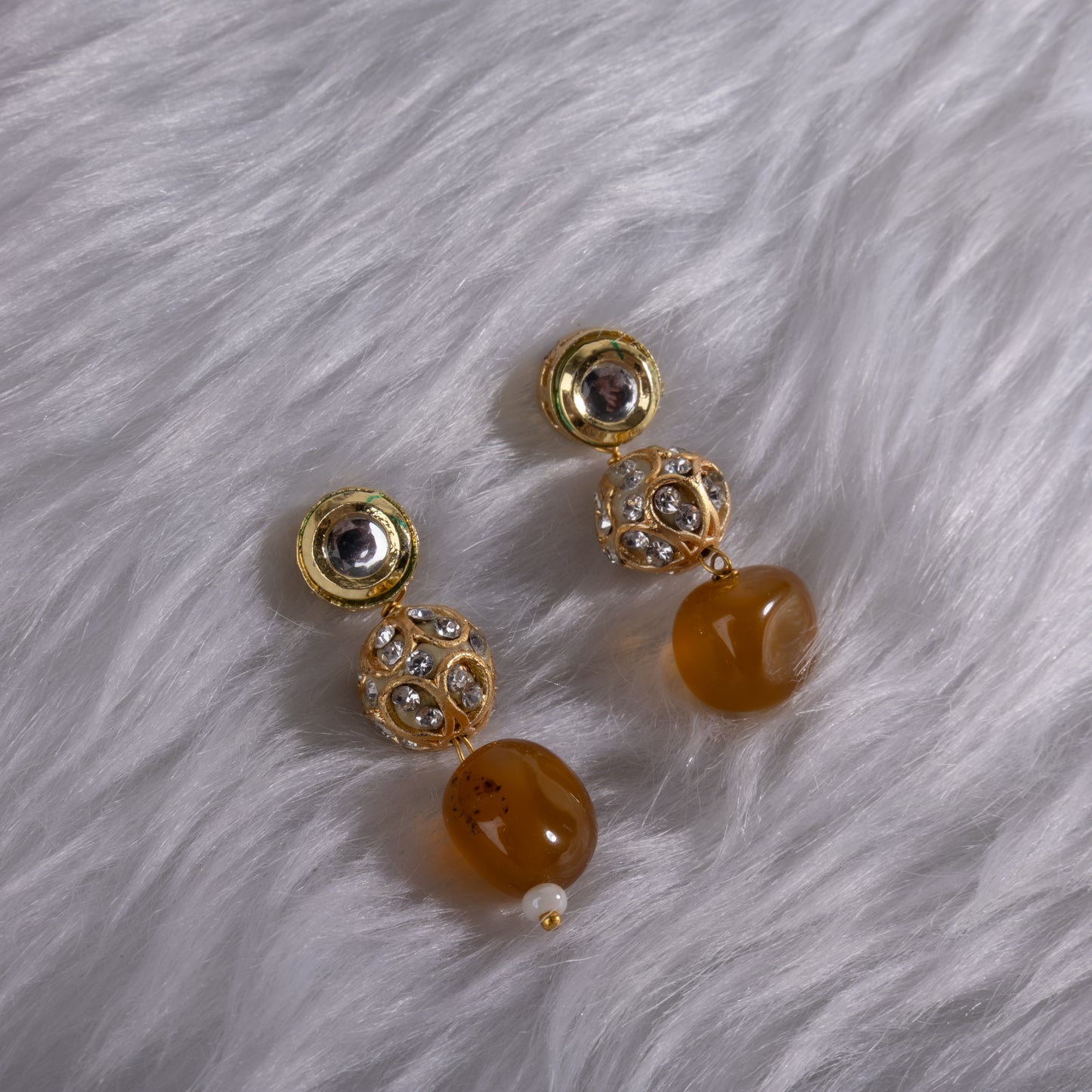 Gold and amber stone earrings 