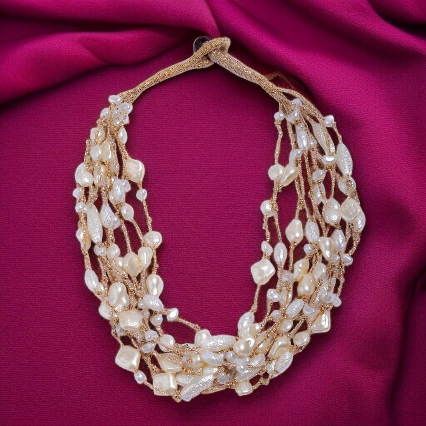 Multistrand pearl necklace 