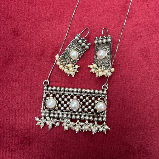 Silver pendant set