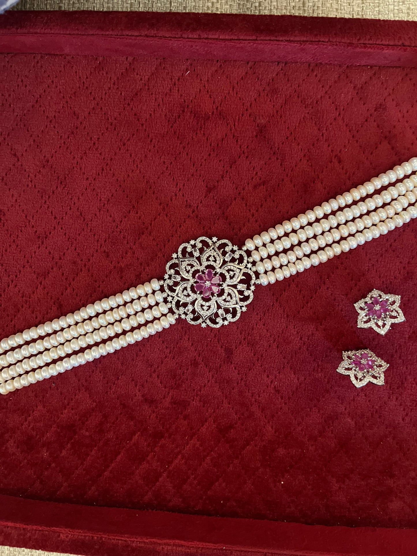Kangana Pearl Choker Necklace Set
