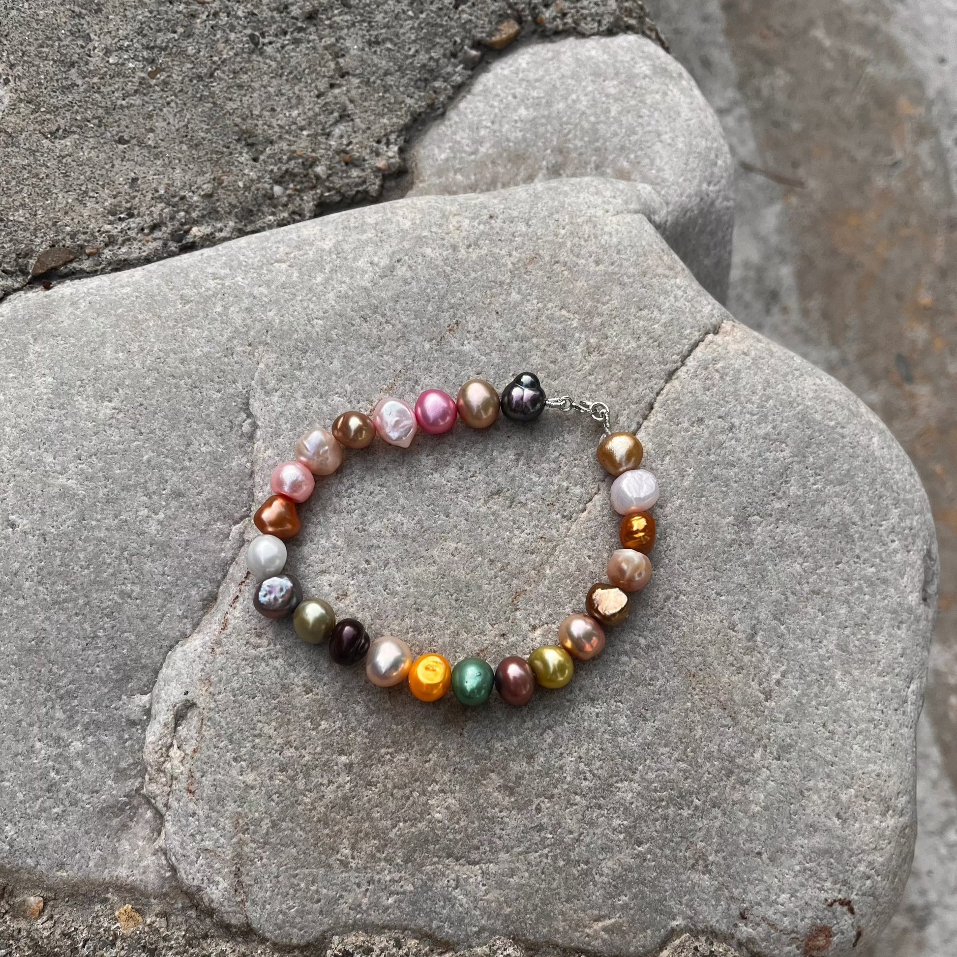 Multicolor pearl bracelet