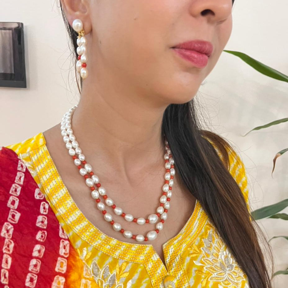 Coral real pearl necklace