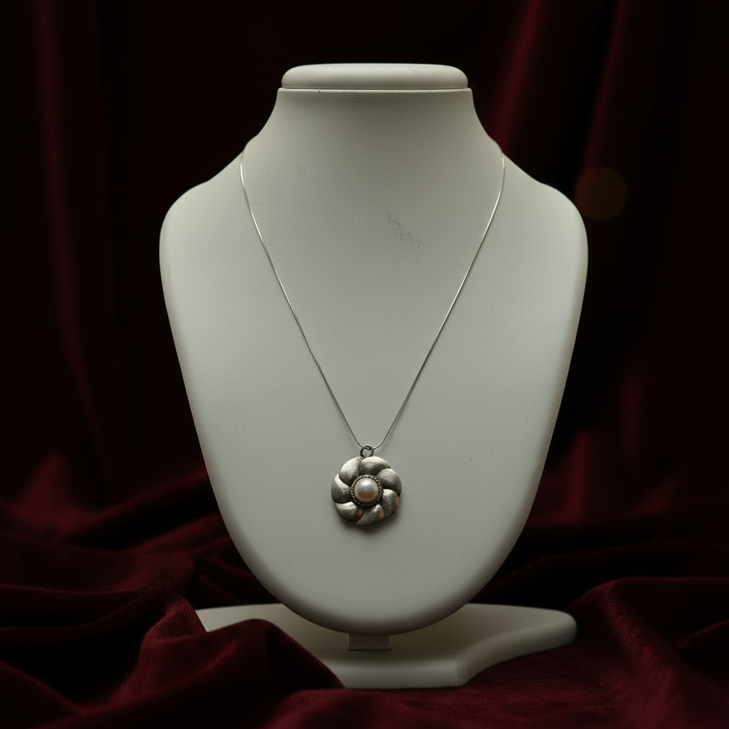 Bloom Pearl Pendant crafted in 925 sterling silver with a genuine freshwater pearl.