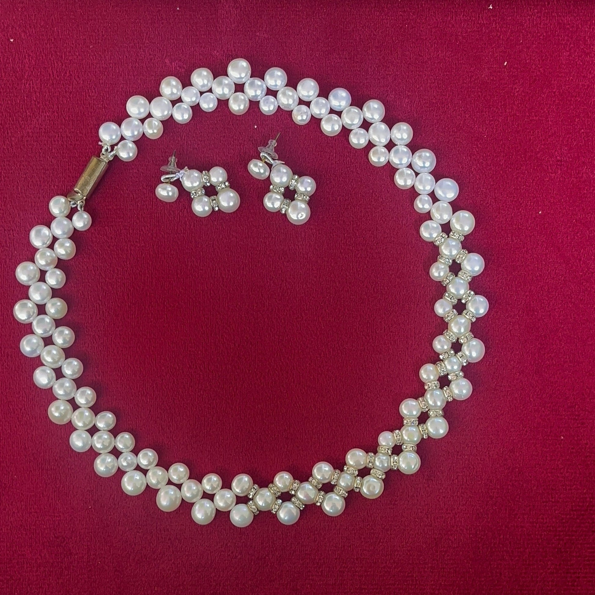 White pearl necklace set