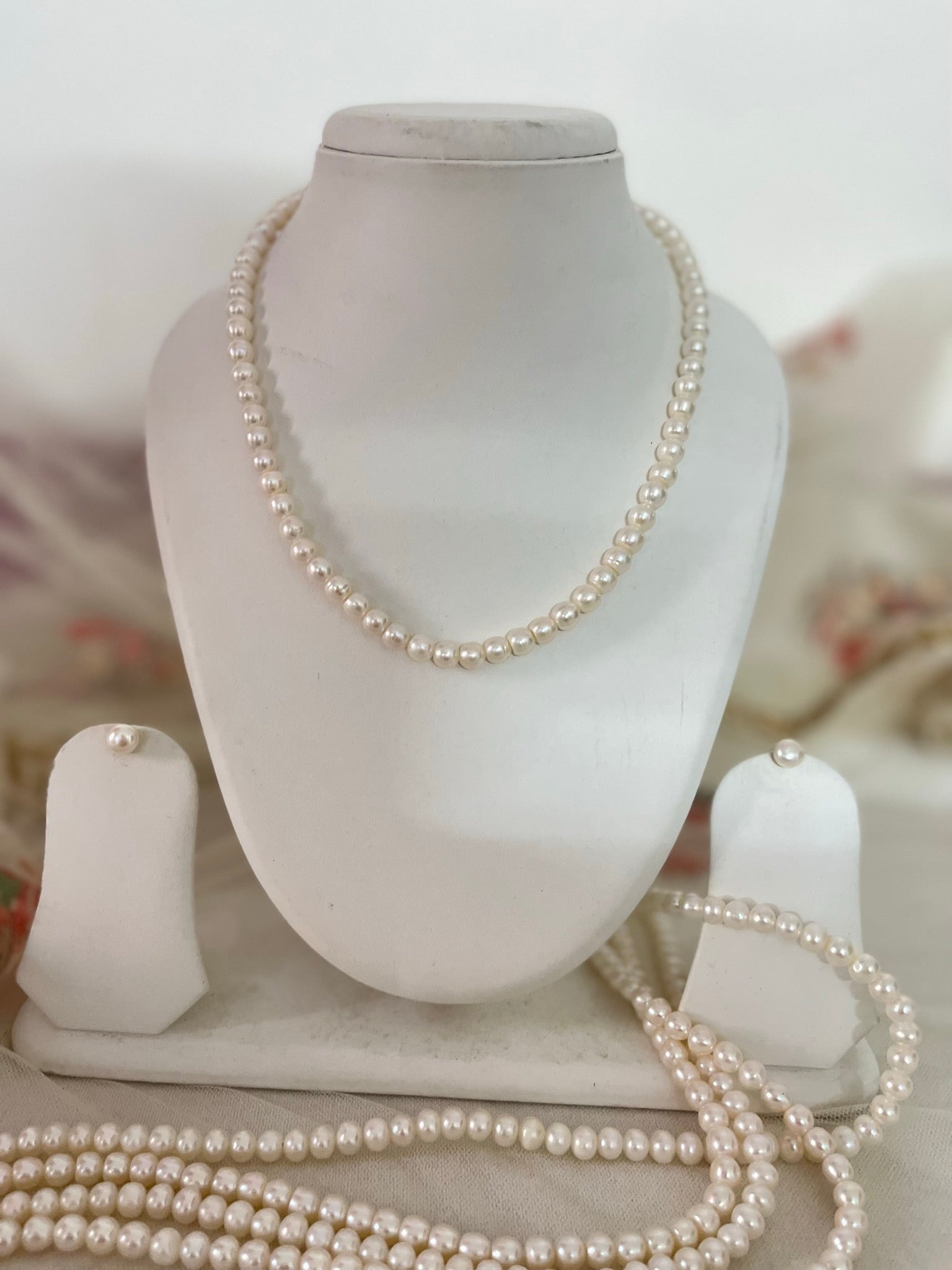 White Pearl necklace Set